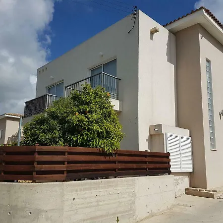 Loucas Townhouse Holiday home *